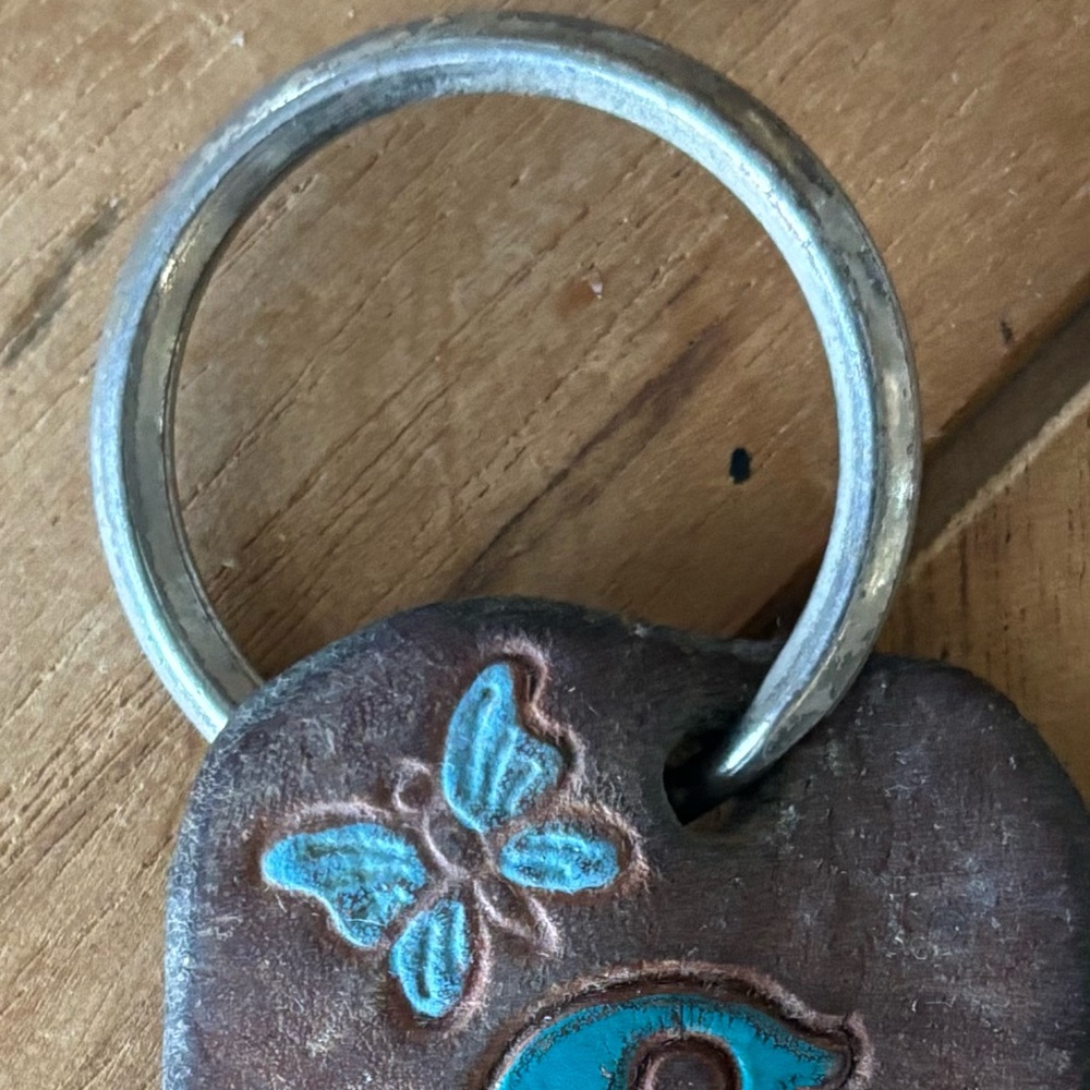Vintage Handmade Leather CAROL Keychain 6” Butterfly Flowers UNUSED - Picture 2 of 6